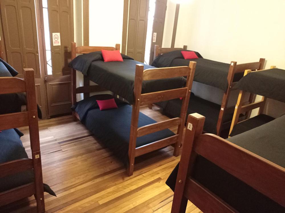 Hostal Irreal サンティアゴ エクステリア 写真